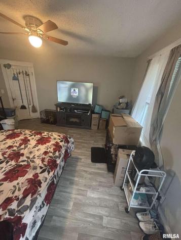 1015 18TH Avenue Rock Island IL 61201