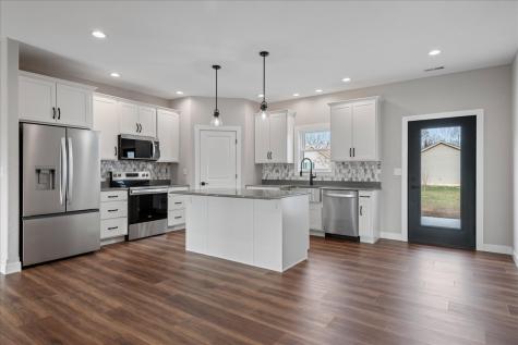 14 Willow Street Bethany IL 61914