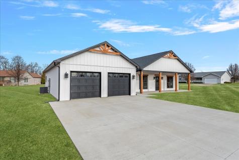 14 Willow Street Bethany IL 61914