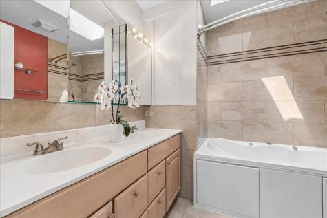 2718 North Elm Lane N Arlington Heights IL 60004