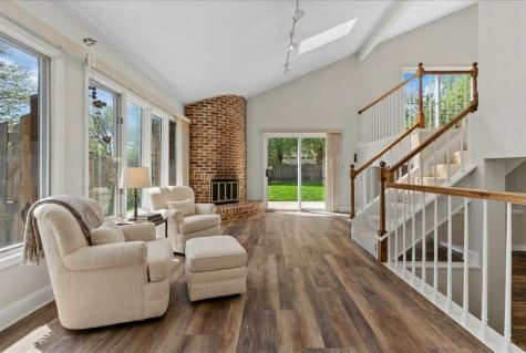 2718 North Elm Lane N Arlington Heights IL 60004