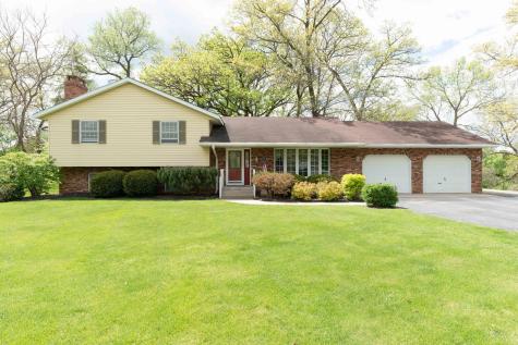 10594 Grover Oaks Road Roscoe IL 61073
