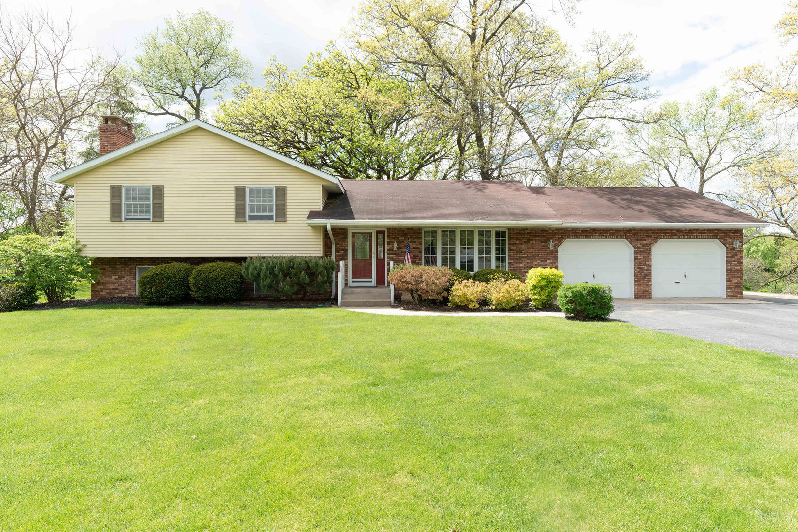 10594 Grover Oaks Road Roscoe IL 61073