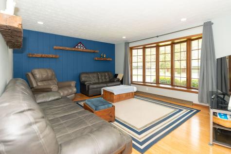 10594 Grover Oaks Road Roscoe IL 61073