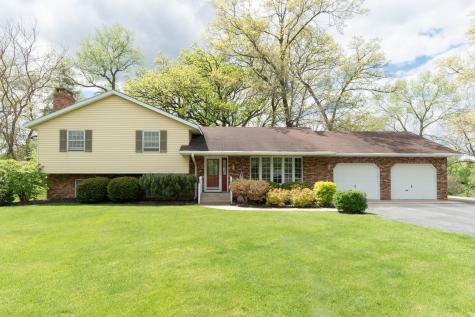 10594 Grover Oaks Road Roscoe IL 61073