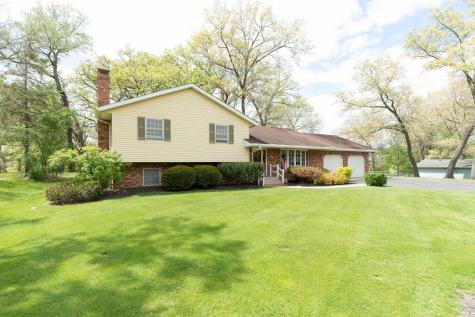 10594 Grover Oaks Road Roscoe IL 61073