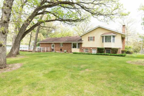 10594 Grover Oaks Road Roscoe IL 61073