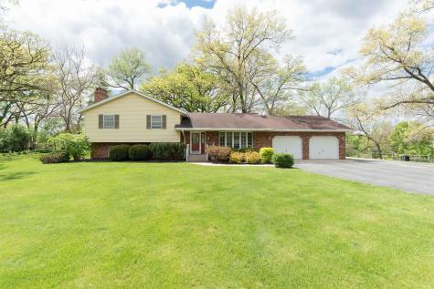 10594 Grover Oaks Road Roscoe IL 61073