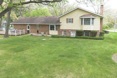 10594 Grover Oaks Road Roscoe IL 61073