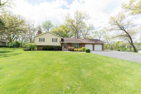 10594 Grover Oaks Road Roscoe IL 61073