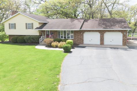 10594 Grover Oaks Road Roscoe IL 61073