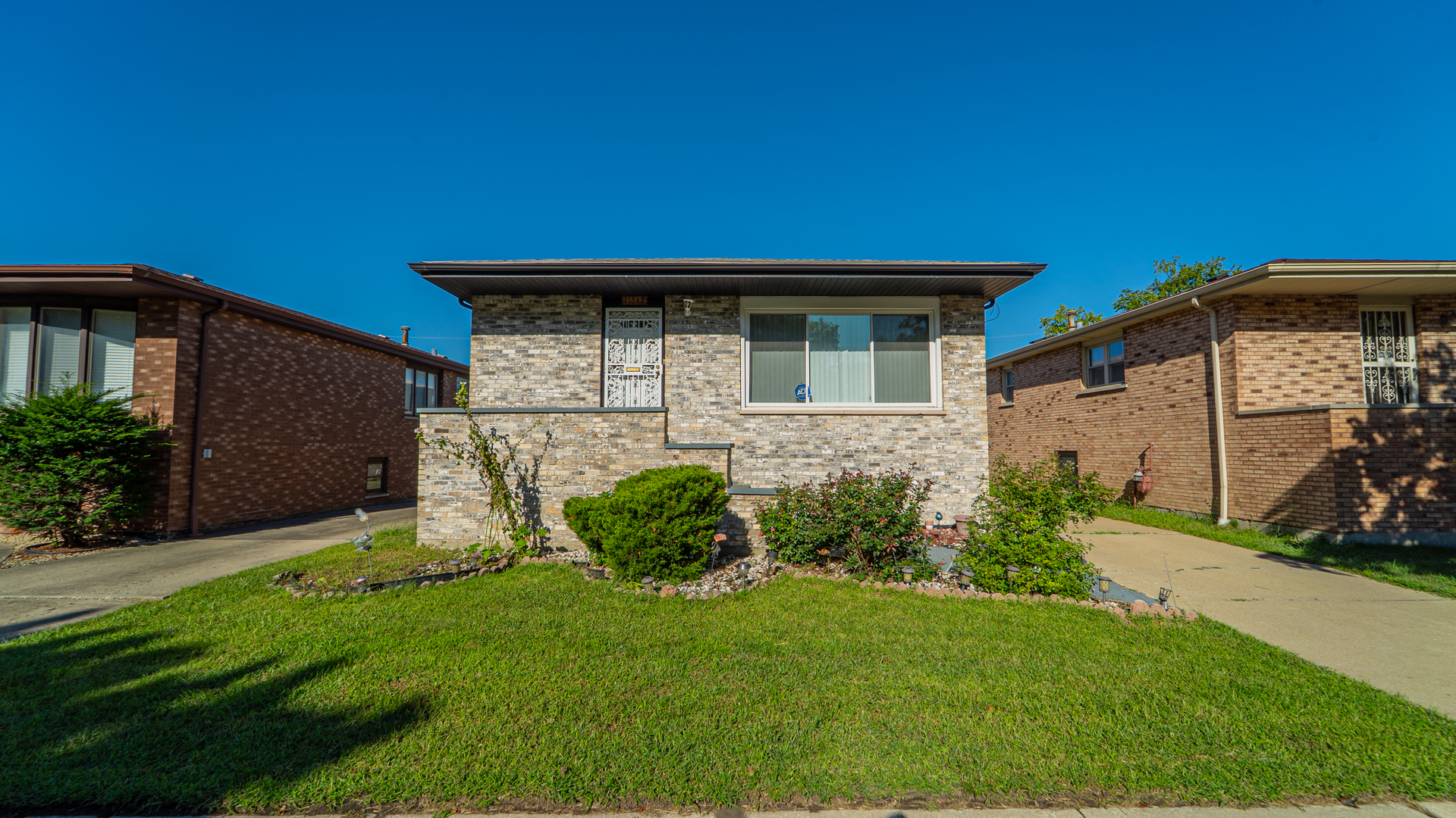 11548 South Avenue G Chicago IL 60617