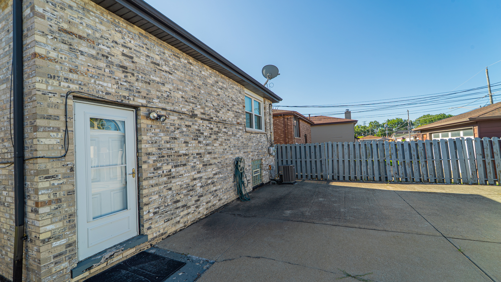 11548 South Avenue G Chicago IL 60617