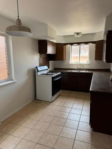 39 West 83rd Street Chicago IL 60620