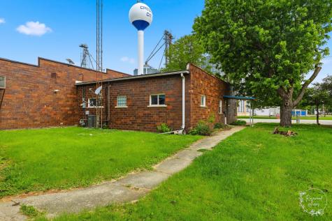 409 Main Street Crescent City IL 60928
