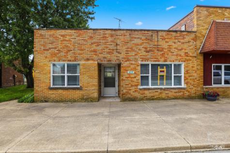 409 Main Street Crescent City IL 60928