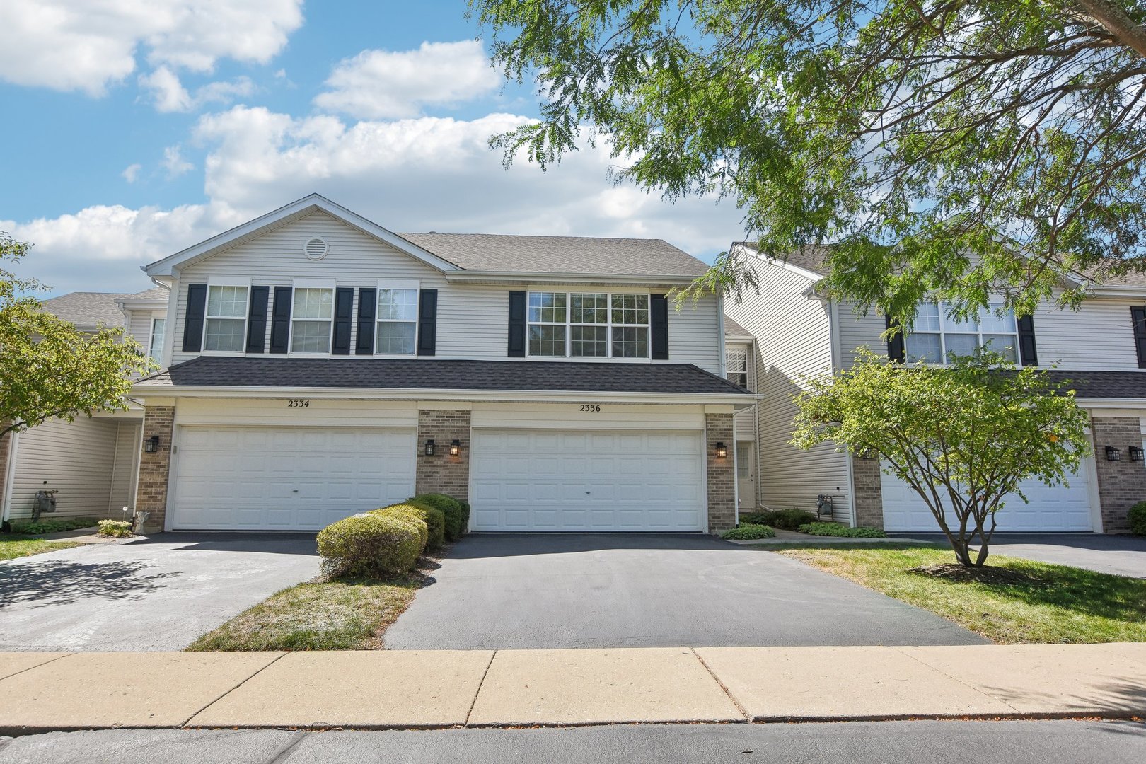 2336 Stoughton Circle Aurora IL 60502