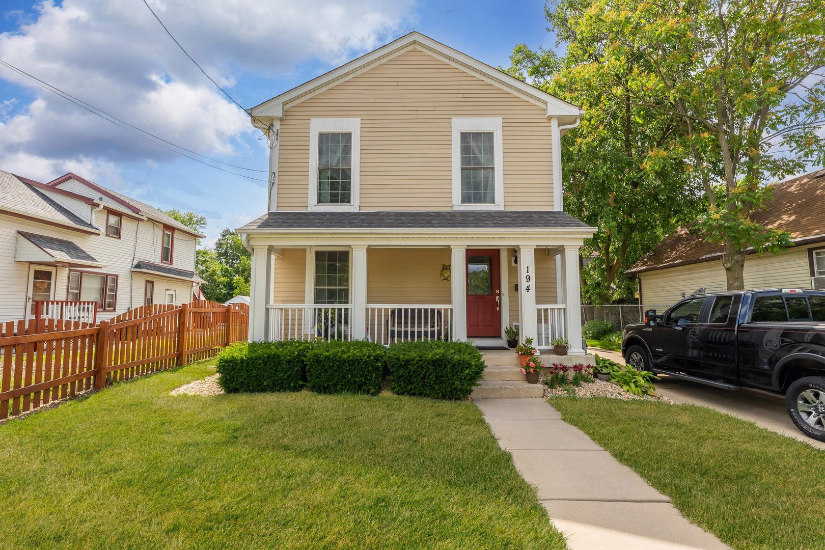 194 North Smith Street Aurora IL 60505