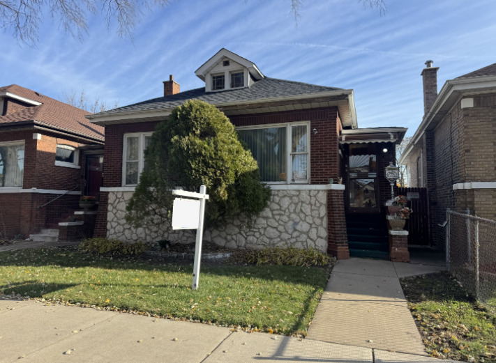 8239 South Ridgeland Avenue Chicago IL 60617