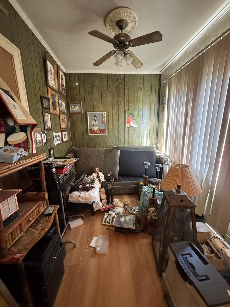 8239 South Ridgeland Avenue Chicago IL 60617