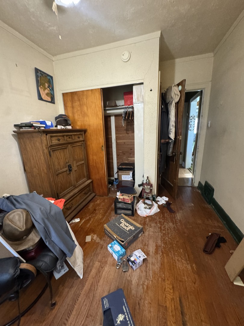 8239 South Ridgeland Avenue Chicago IL 60617