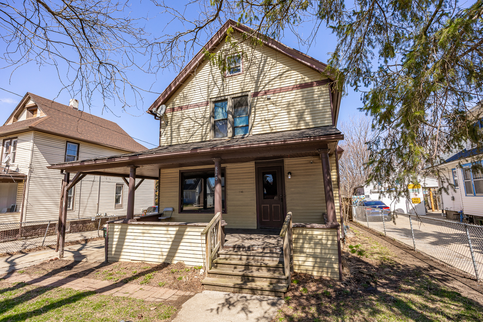 820 Spring Street Aurora IL 60506