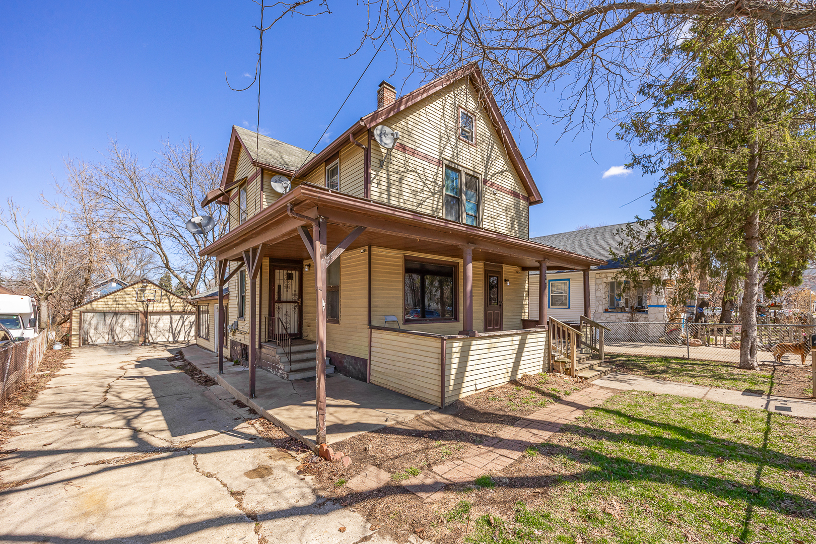 820 Spring Street Aurora IL 60506