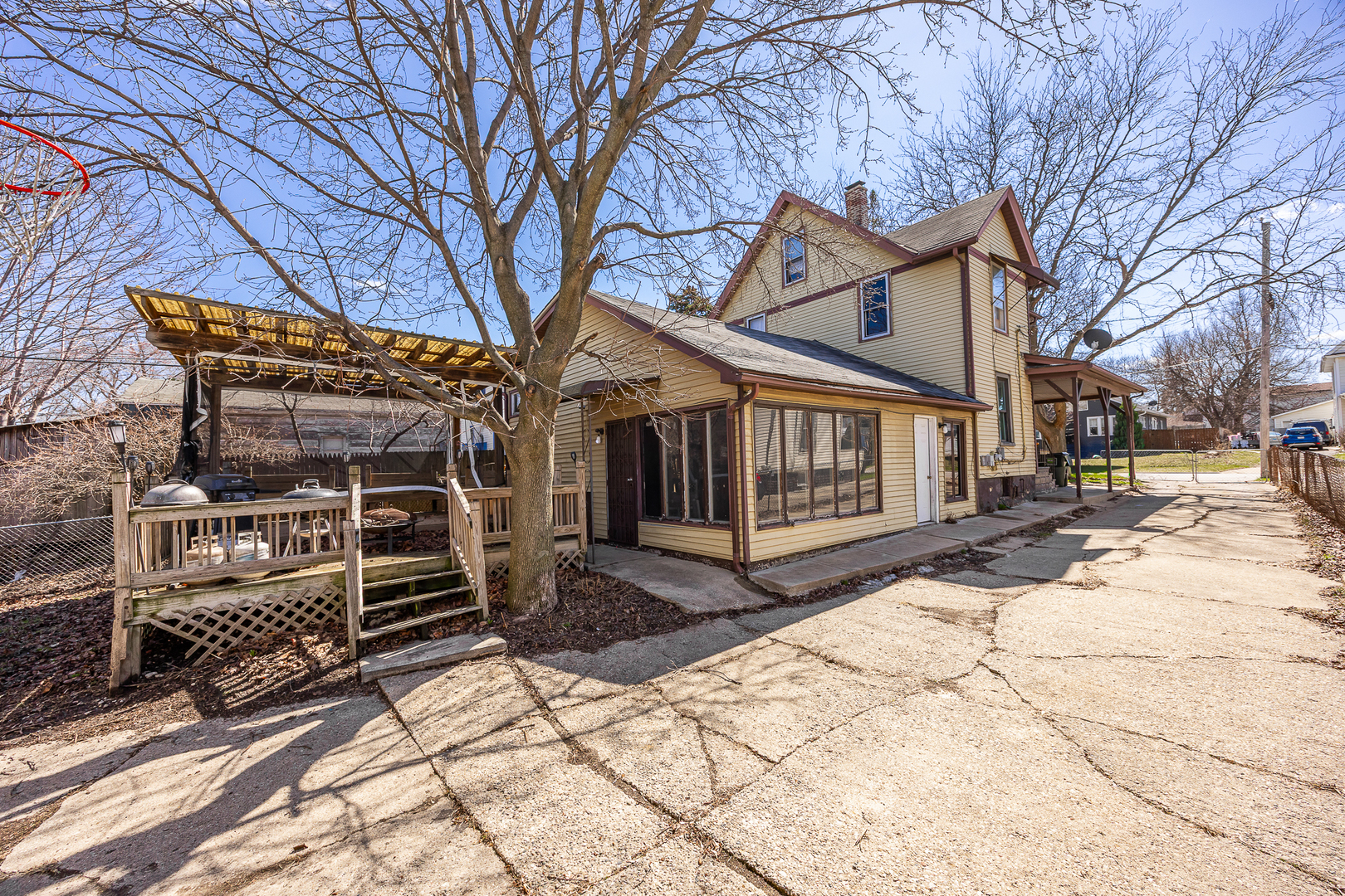 820 Spring Street Aurora IL 60506