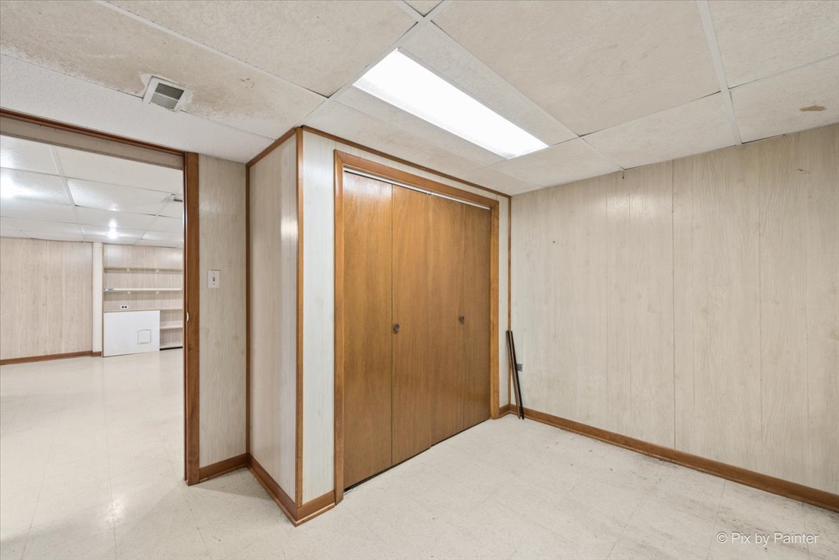 5216 Lee Street Skokie IL 60077