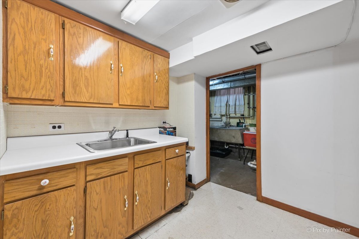 5216 Lee Street Skokie IL 60077