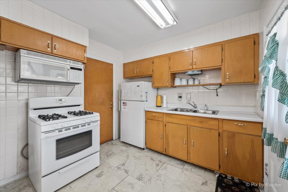 5216 Lee Street Skokie IL 60077