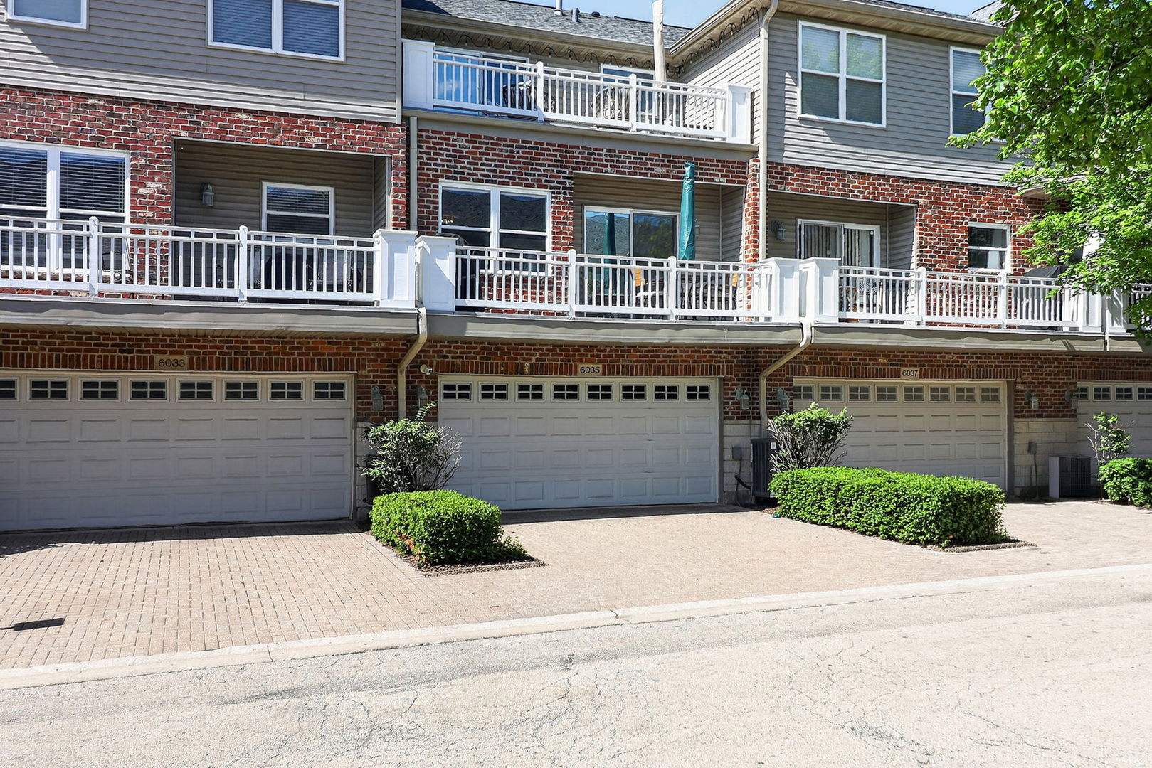 6035 River Bend Drive Lisle IL 60532