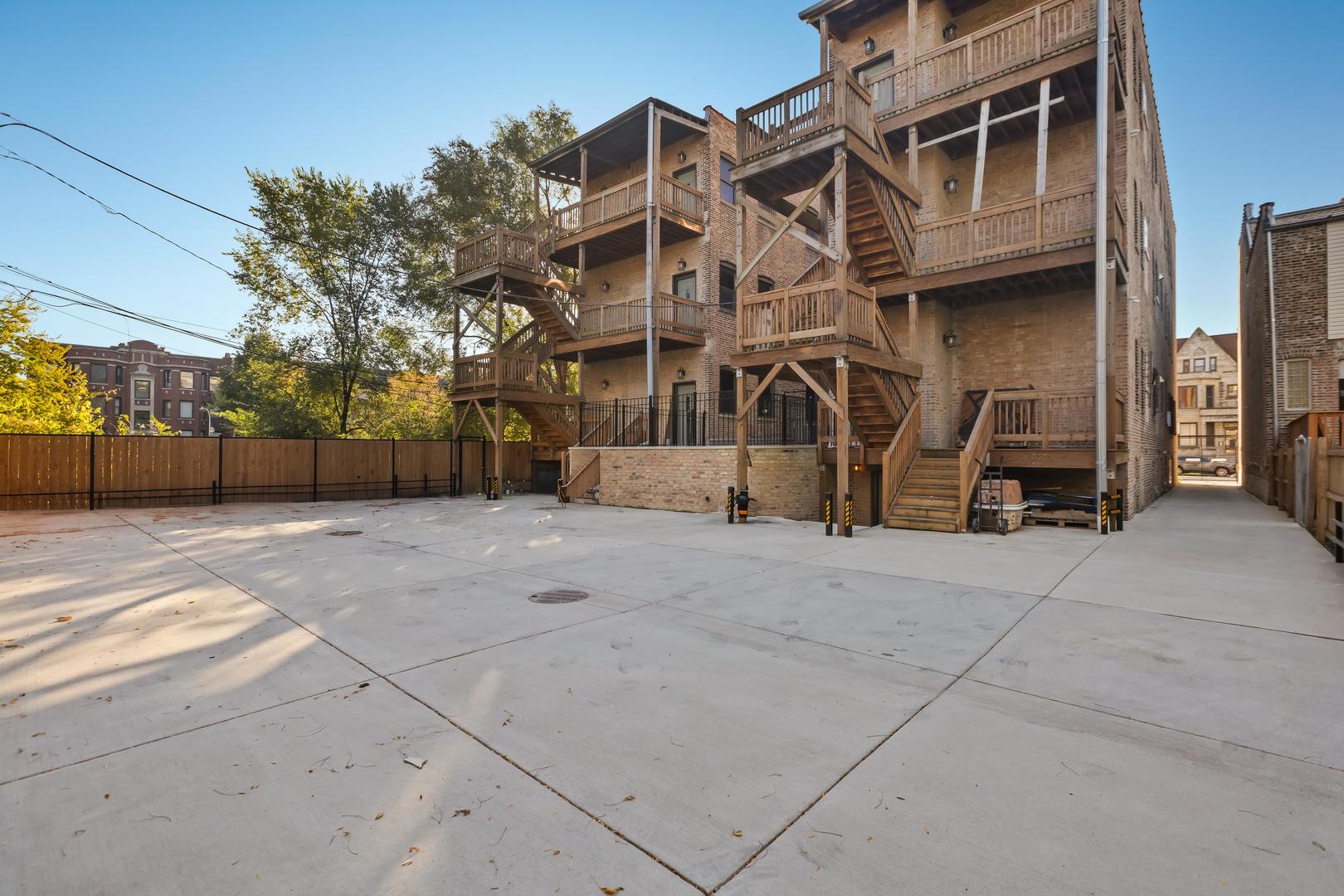 444 East 48th Street Chicago IL 60615