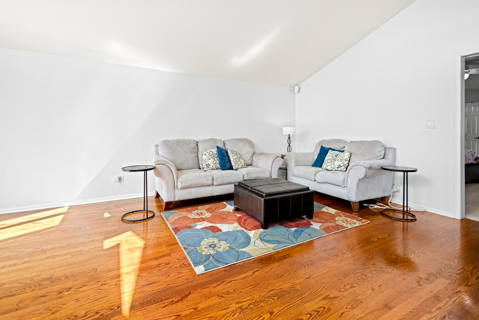 649 Hiawatha Drive Carol Stream IL 60188