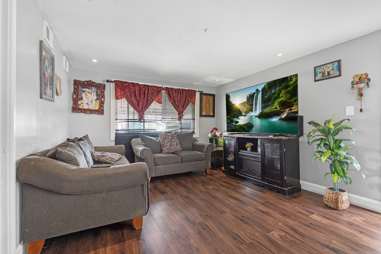 4541 South Laporte Avenue Chicago IL 60638