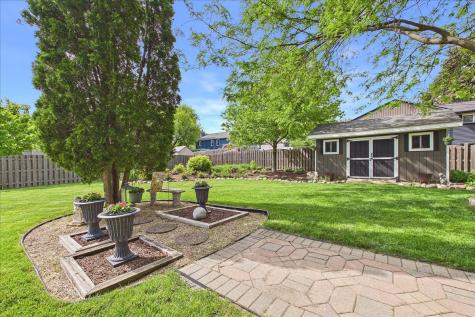816 Belle Plaine Avenue Gurnee IL 60031