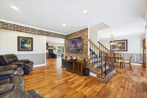 816 Belle Plaine Avenue Gurnee IL 60031