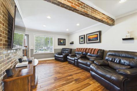 816 Belle Plaine Avenue Gurnee IL 60031