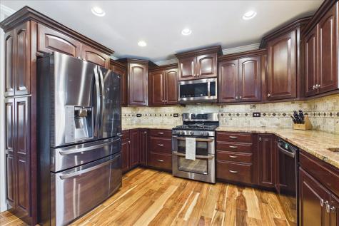 816 Belle Plaine Avenue Gurnee IL 60031