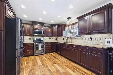 816 Belle Plaine Avenue Gurnee IL 60031