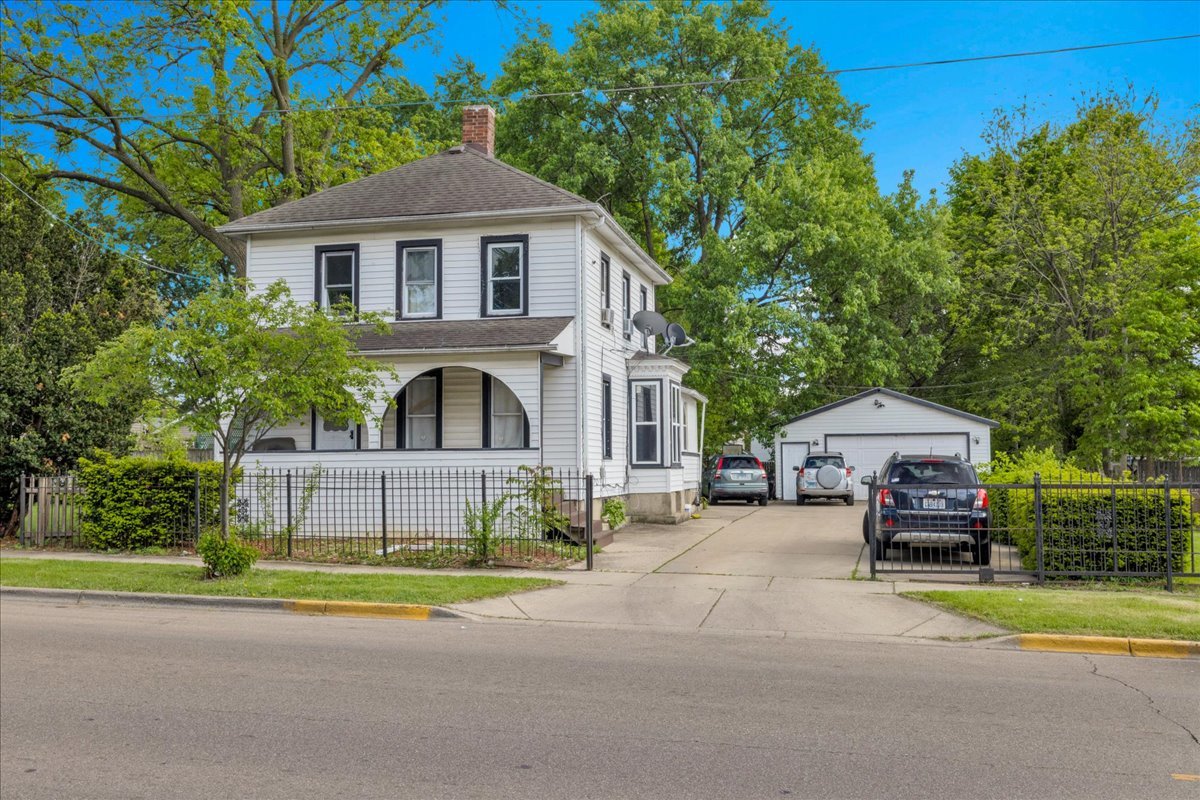 817 Front Street Aurora IL 60505