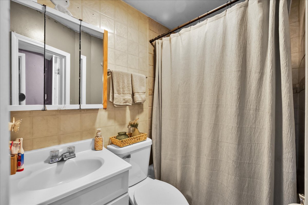 817 Front Street Aurora IL 60505