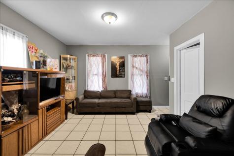 817 Front Street Aurora IL 60505
