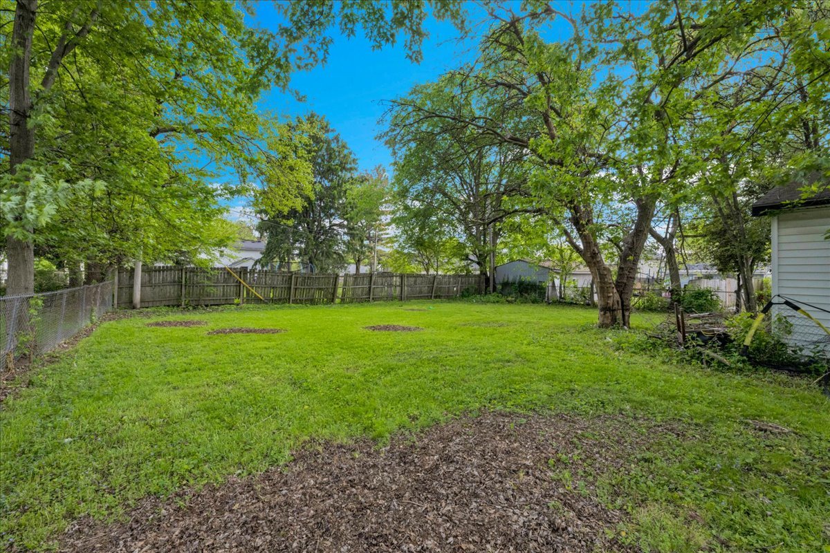 817 Front Street Aurora IL 60505