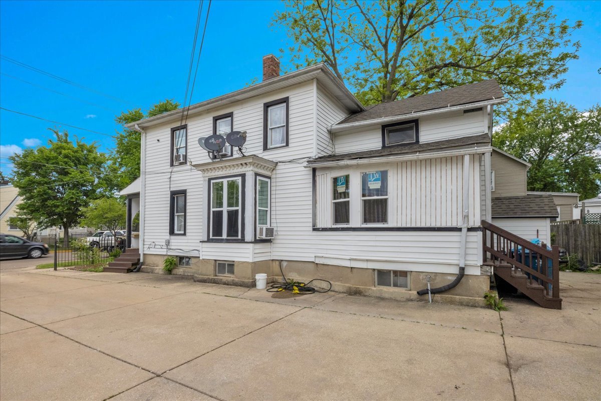 817 Front Street Aurora IL 60505