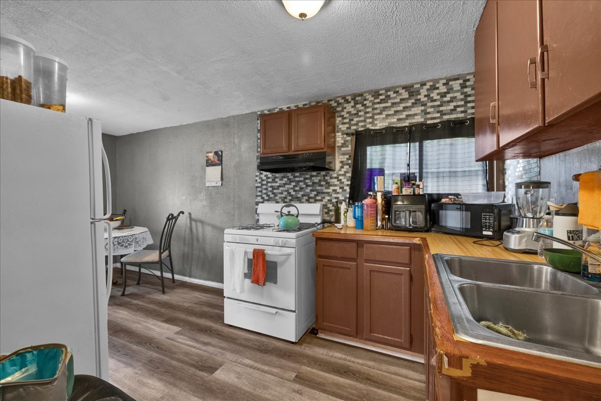 817 Front Street Aurora IL 60505