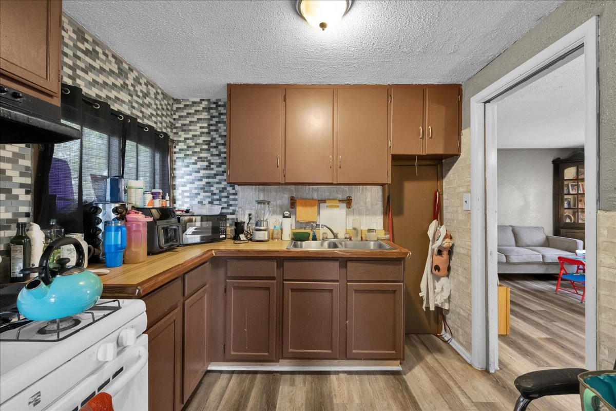 817 Front Street Aurora IL 60505