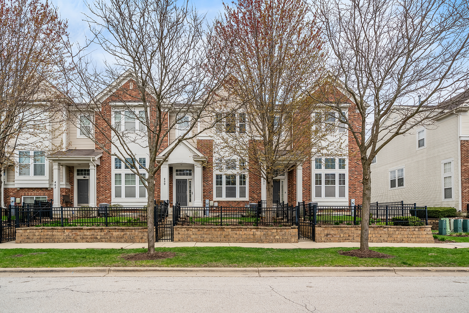 459 Plaza Place Aurora IL 60504