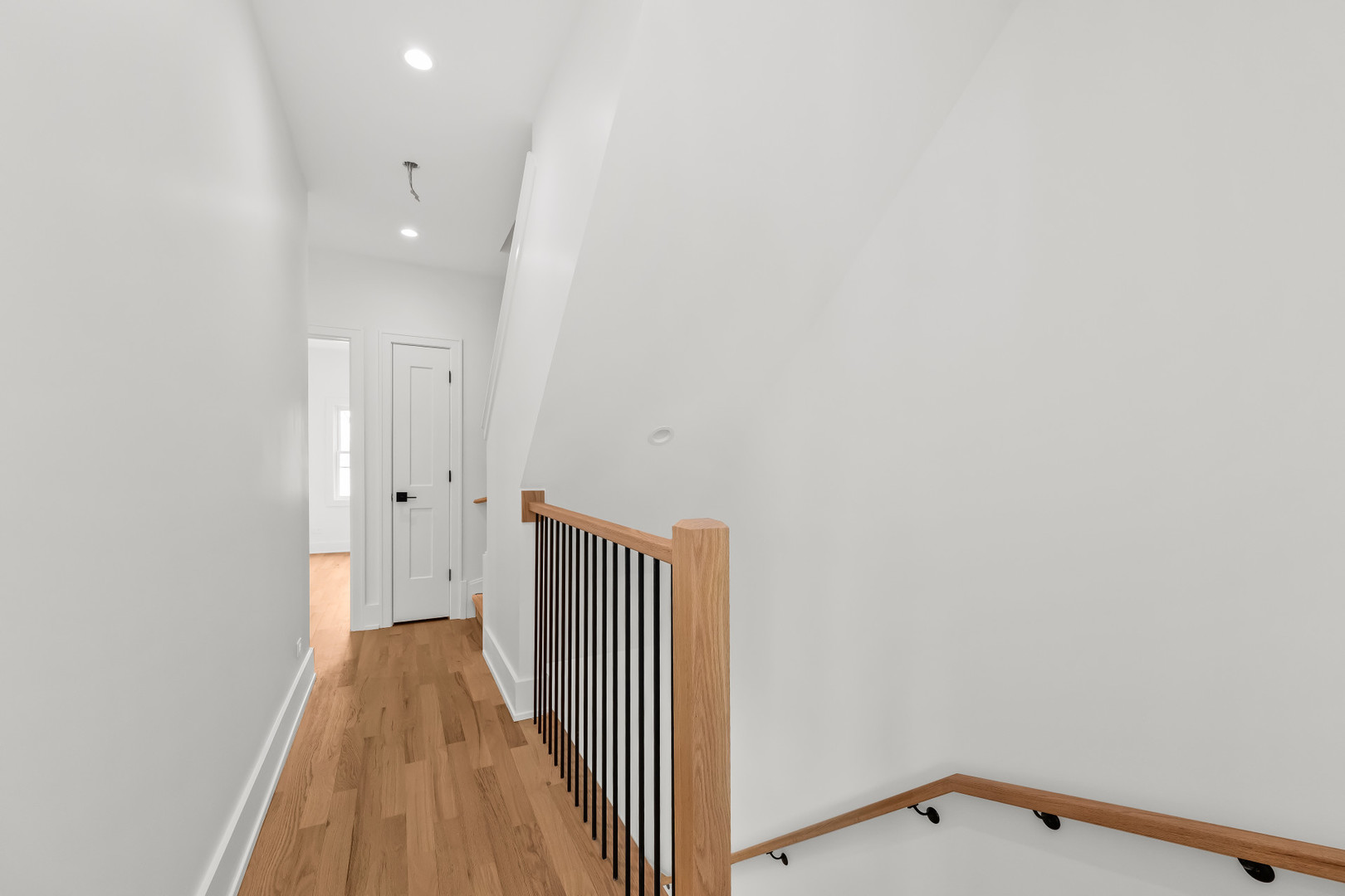 704 East 41 Street Chicago IL 60653