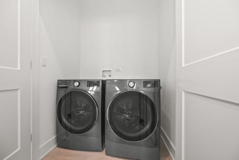 704 East 41 Street Chicago IL 60653